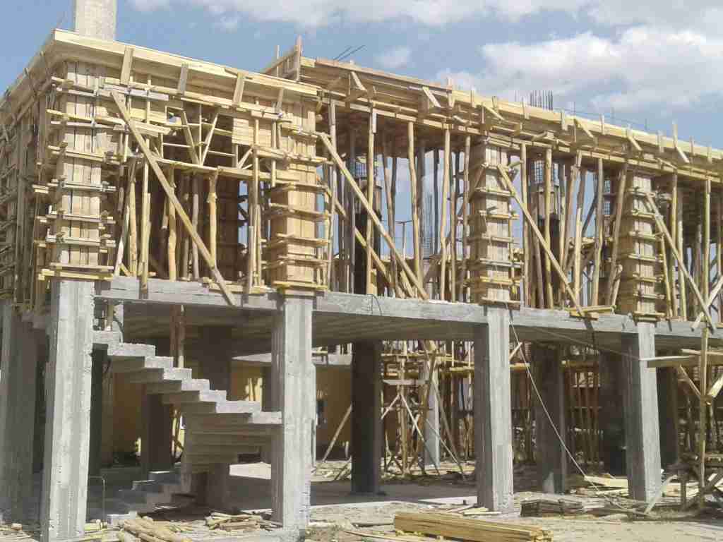 Çiftlik İnşaat Kalıpçısı